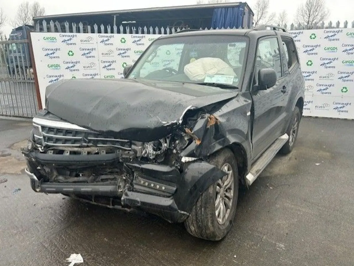 2015 MITSUBISHI PAJERO JUST IN FOR BREAKING - Image 2