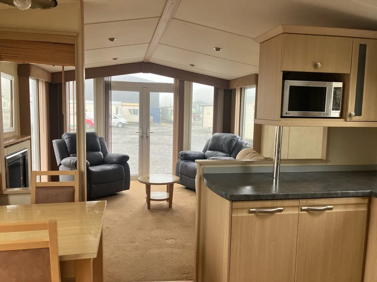 SNAPPED UP. I’M HOT AND I KNOW IT. LOOK AT ME - Image 3