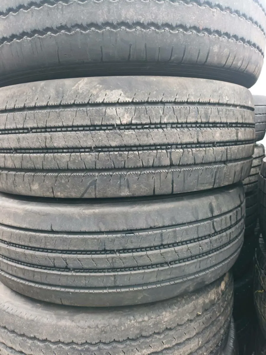 285/70/19.5 Steers & Drive Tyres - Image 2