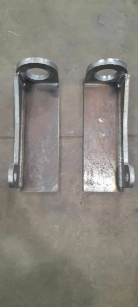 P&C/Q-Fit Weld on brackets - Image 1