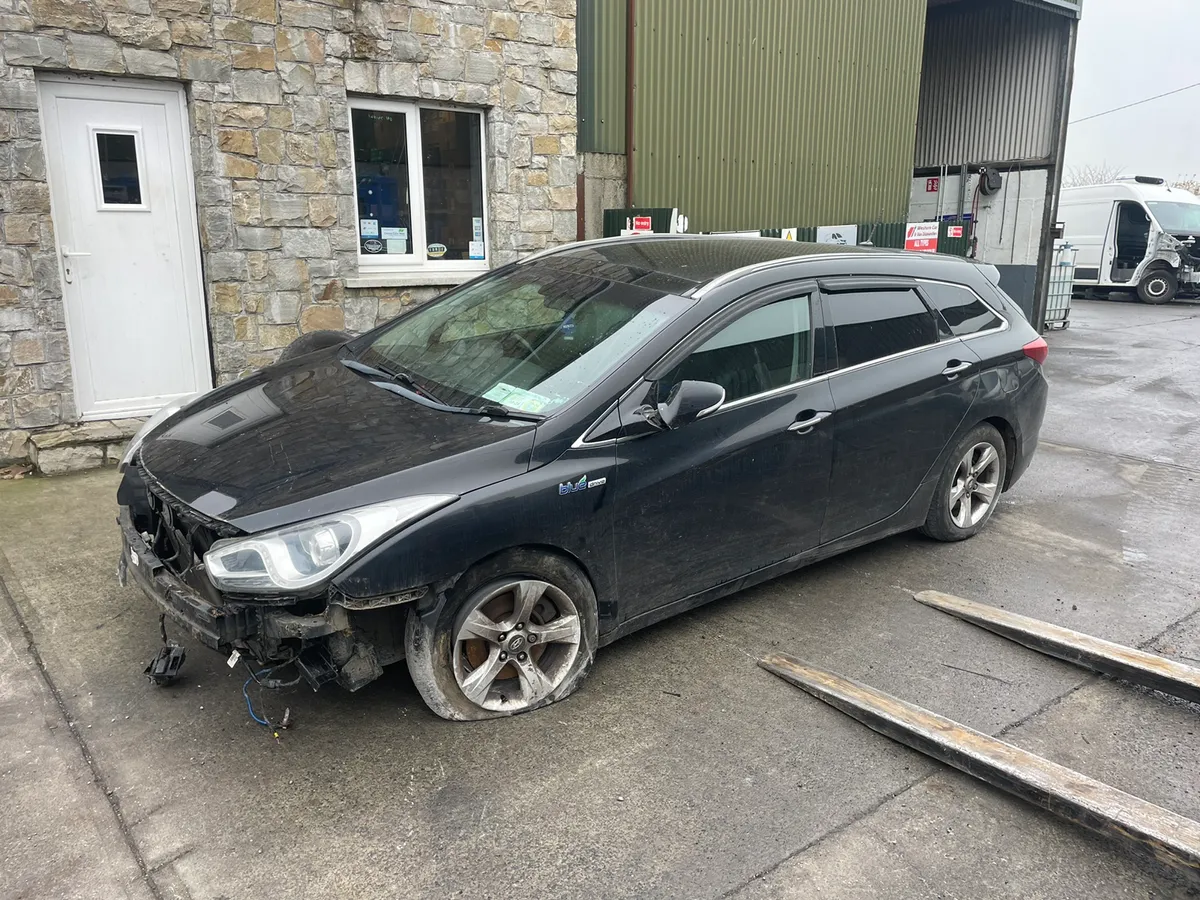 132 Hyundai i40 1.7 diesel for dismantling