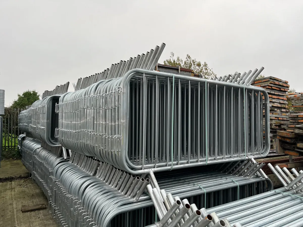 Crowd Control Barrier - Image 2