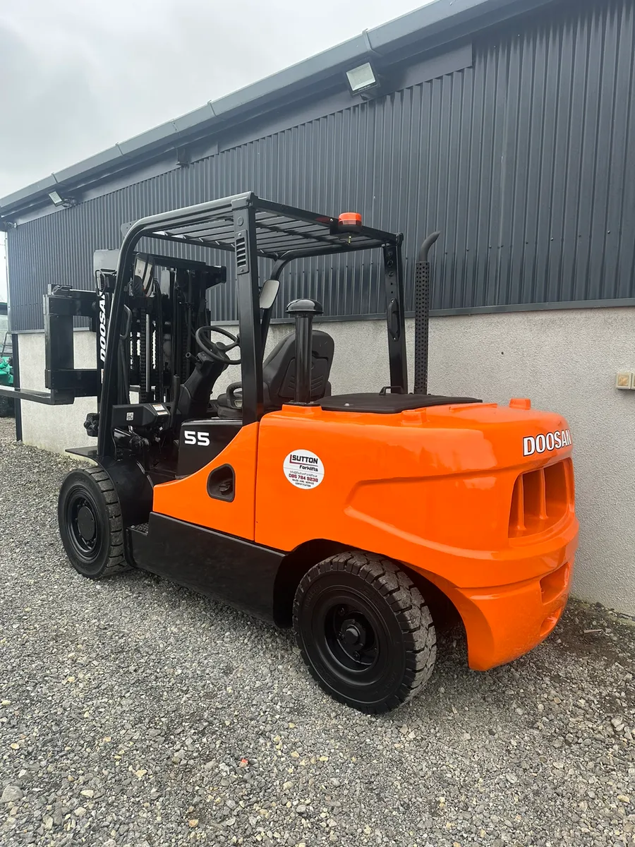 Doosan D55C-5 Container Spec Forklift - Image 2