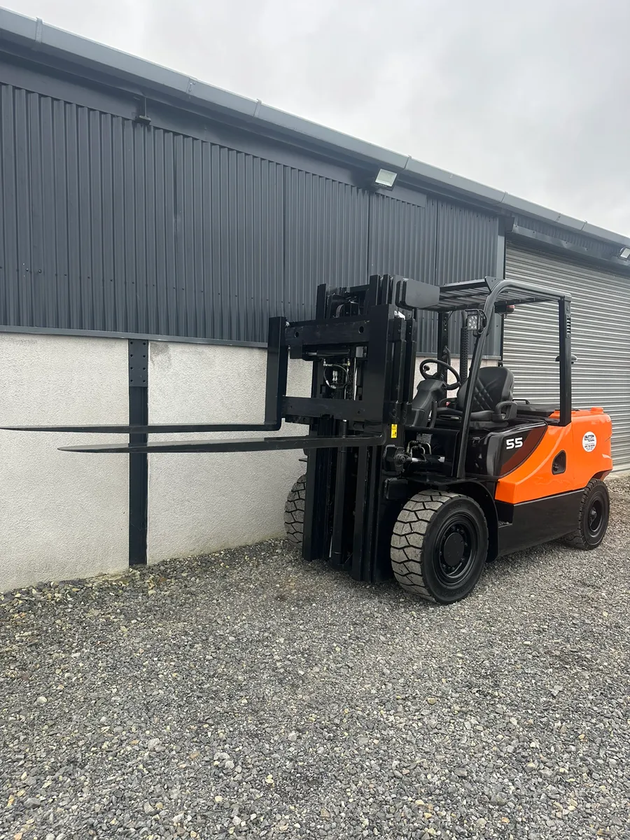 Doosan D55C-5 Container Spec Forklift - Image 3