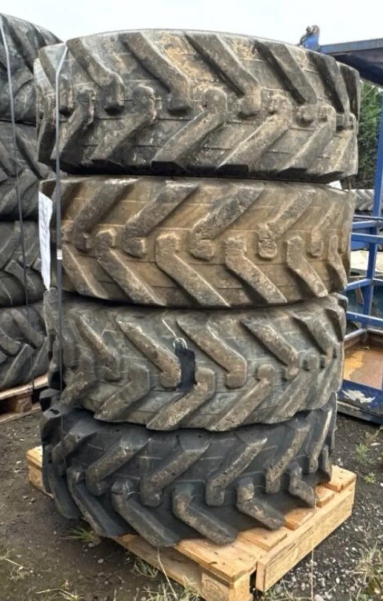 4  JCB teleporter loadall TYRES (15.5 80 24) - Image 3