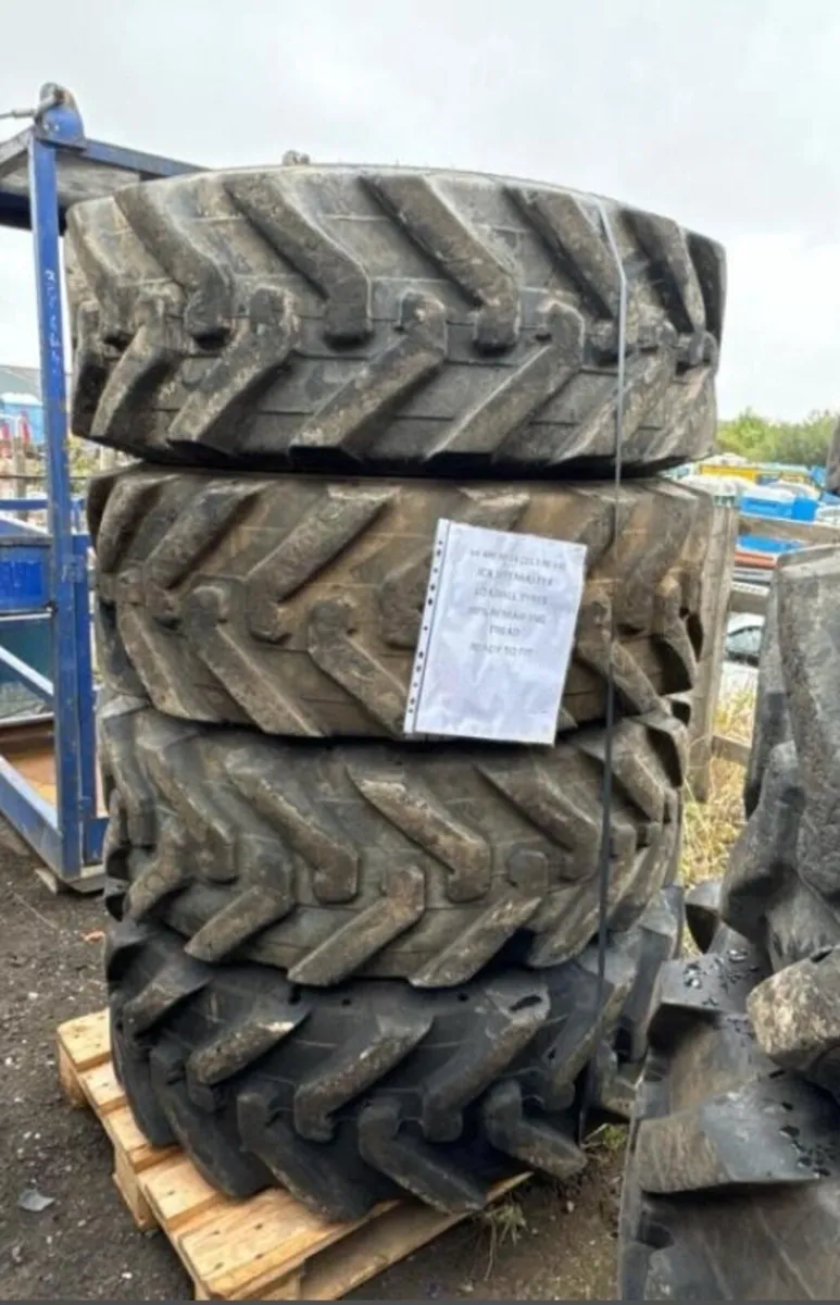 4  JCB teleporter loadall TYRES (15.5 80 24) - Image 2