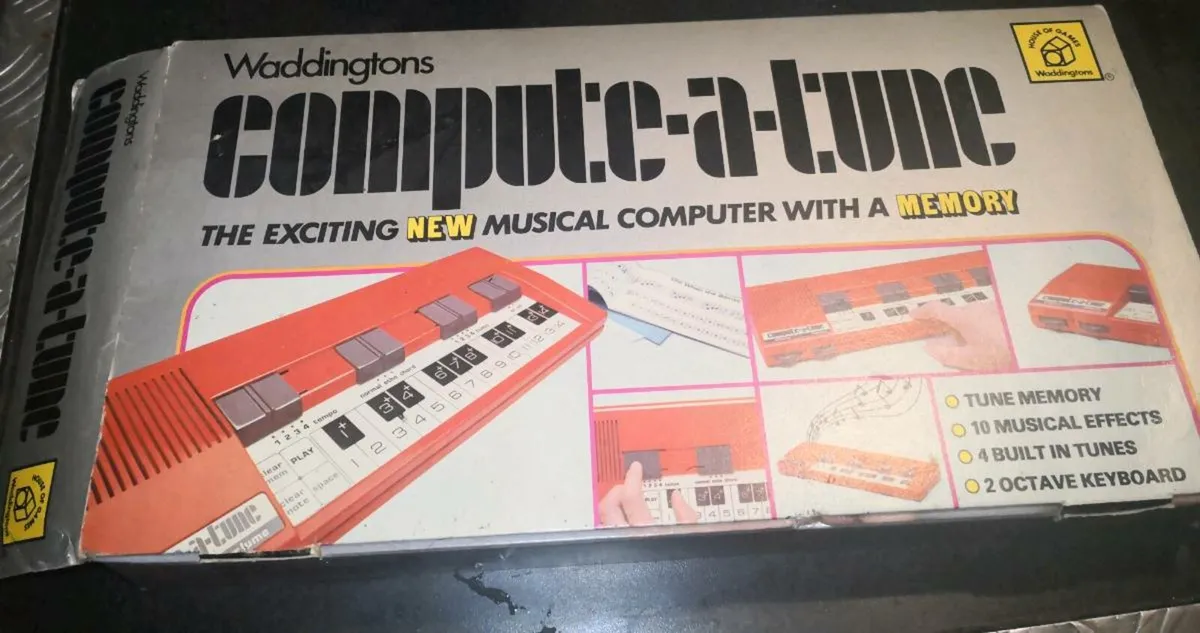 1978 Waddingtons keyboard with box - Image 1