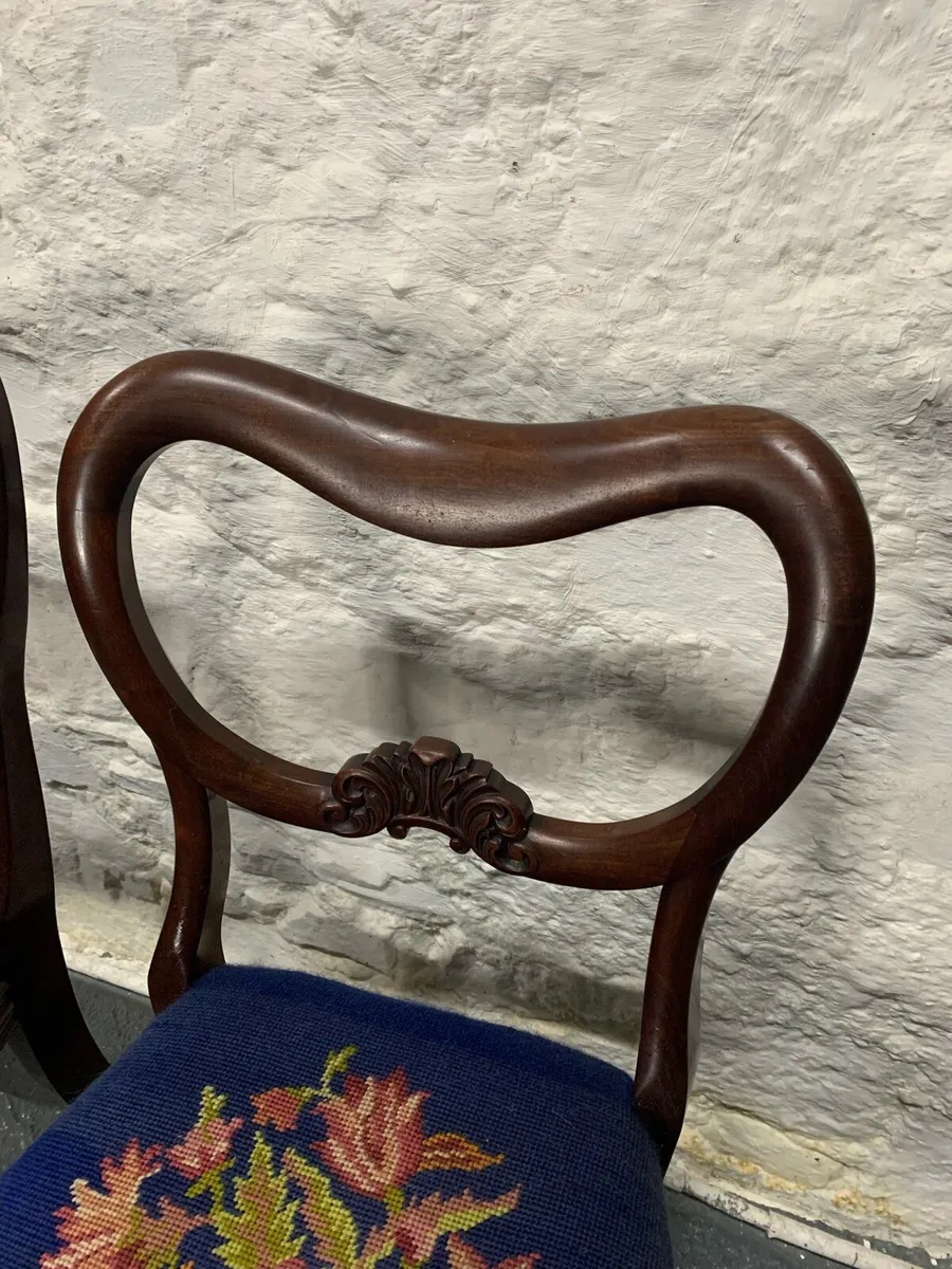 A pair of Victorian mahogany balloon back chairs. - Image 4