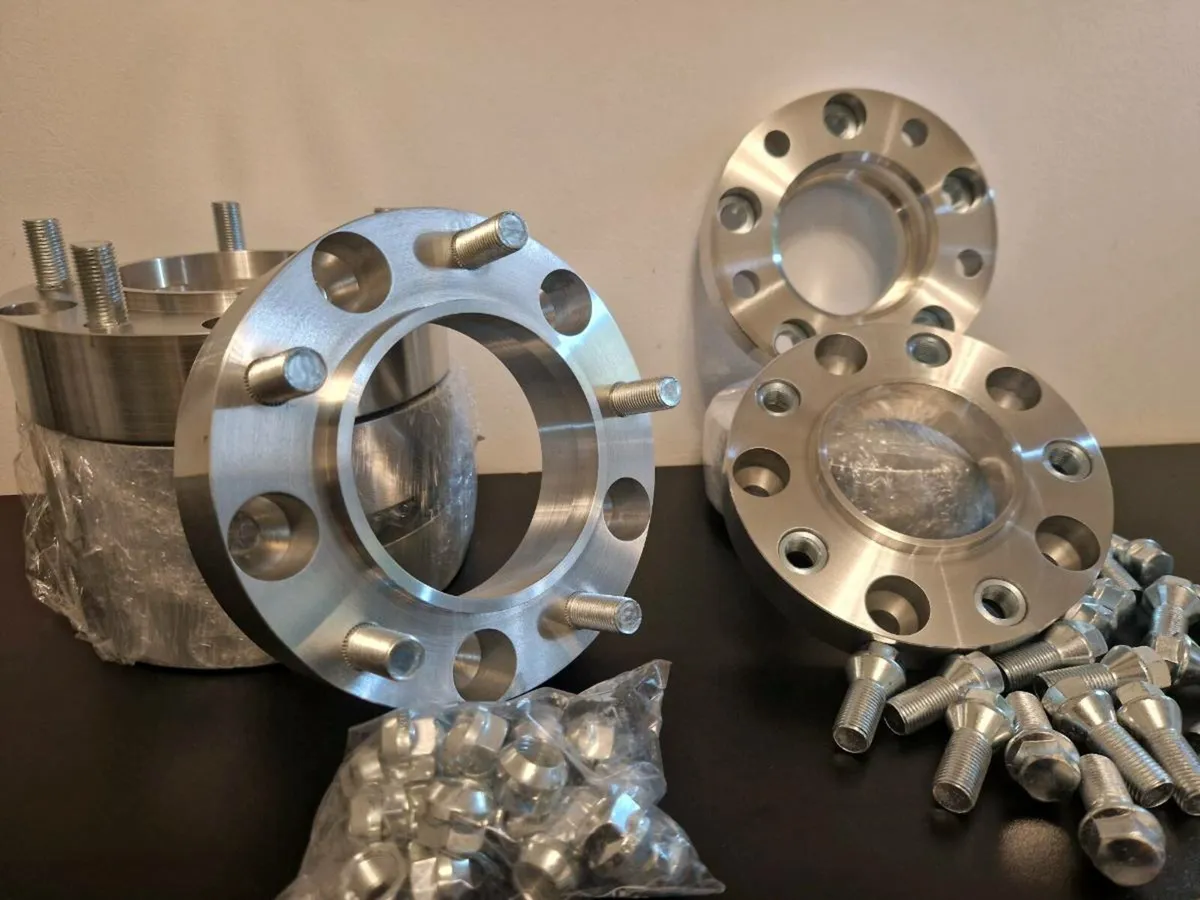 Wheel spacers and adapters - Image 1