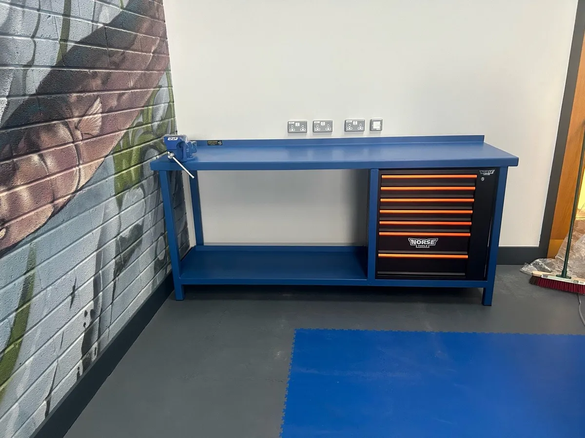 Solid Steel work bench - Image 4