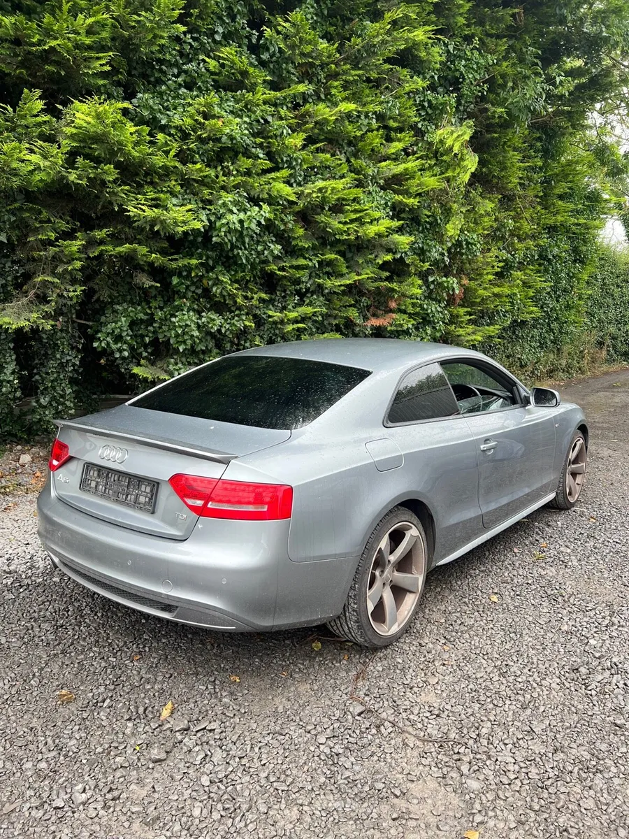 Breaking audi a5 8t caha llq ly7g s line 2009 2.0 - Image 2