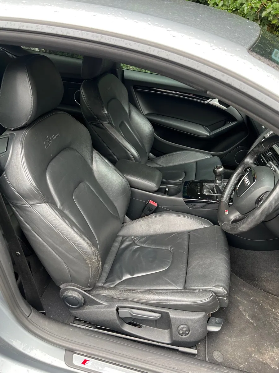 Breaking audi a5 8t caha llq ly7g s line 2009 2.0 - Image 3