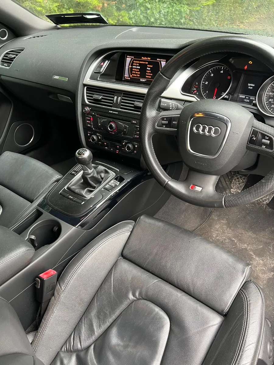 Breaking audi a5 8t caha llq ly7g s line 2009 2.0 - Image 4