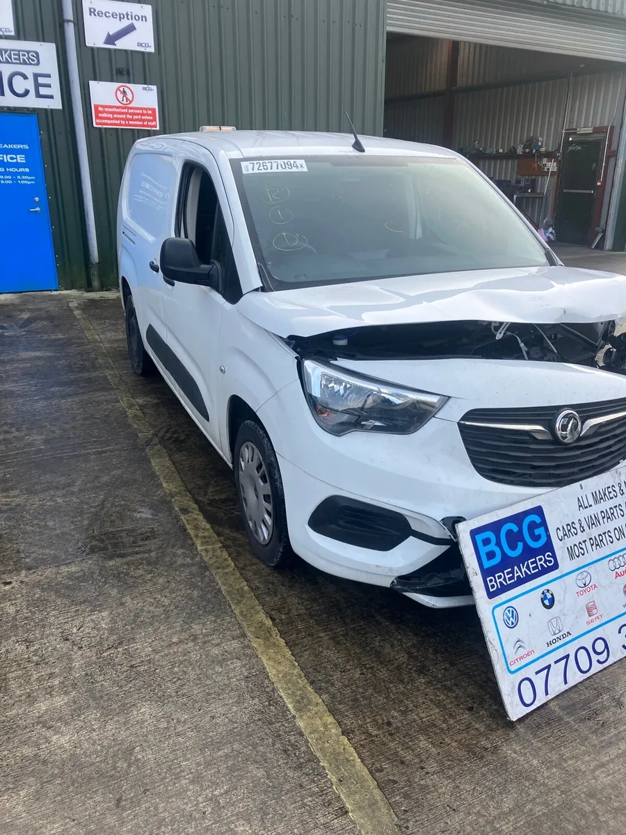 2023 Vauxhall combo parts breaking - Image 2