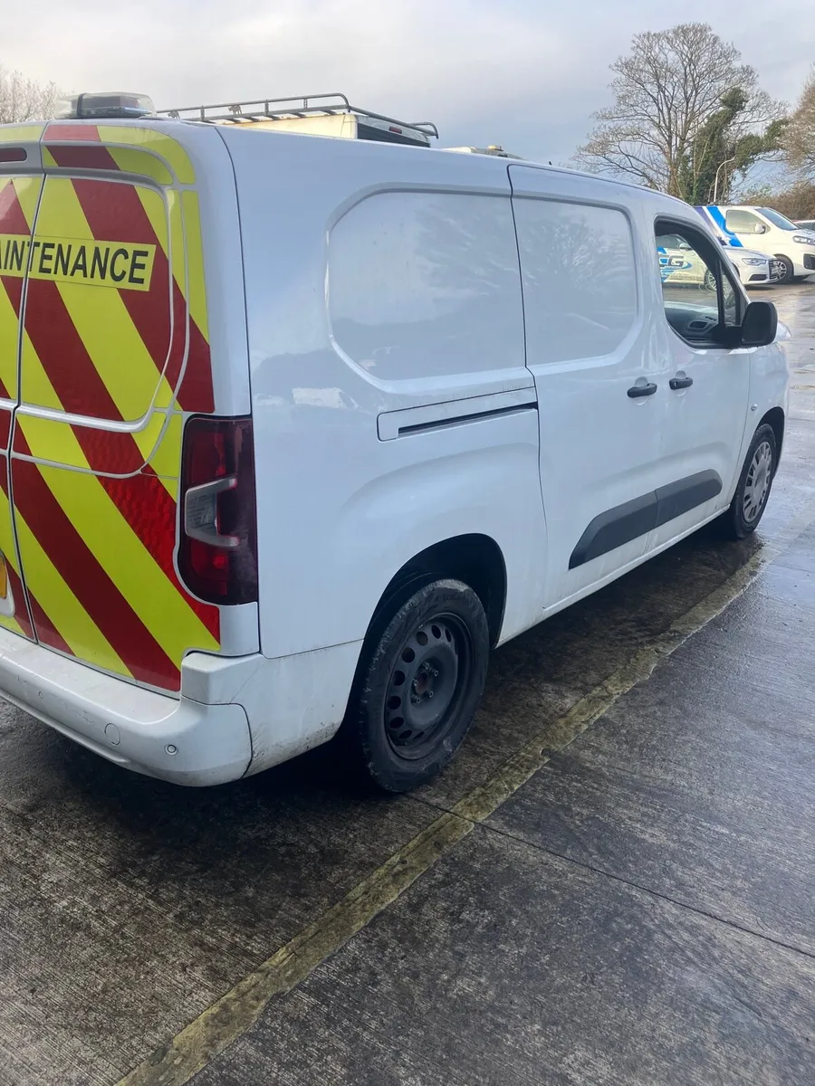 2023 Vauxhall combo parts breaking - Image 4
