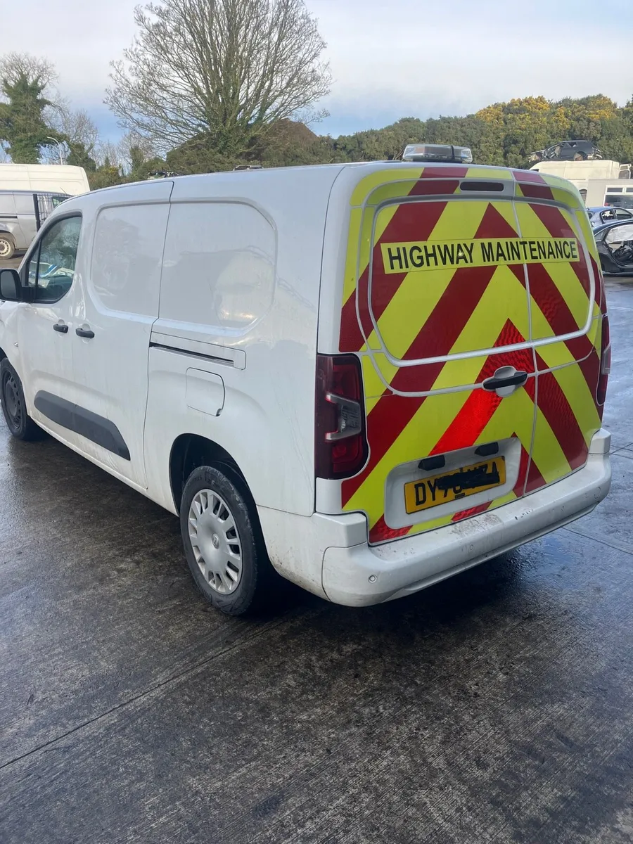 2023 Vauxhall combo parts breaking - Image 3