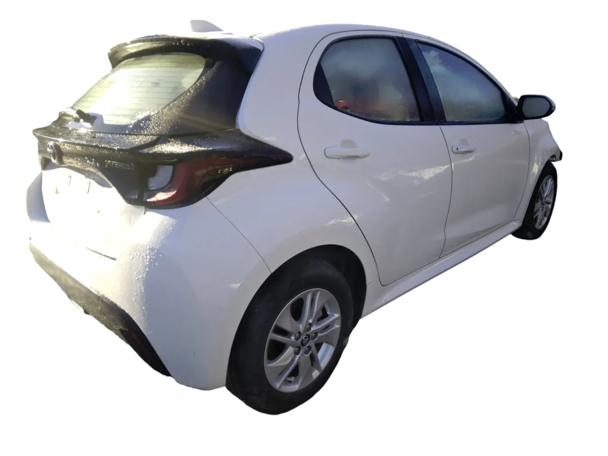 2024 TOYOTA YARIS HYBRID Breaking/Dismantling - Image 3