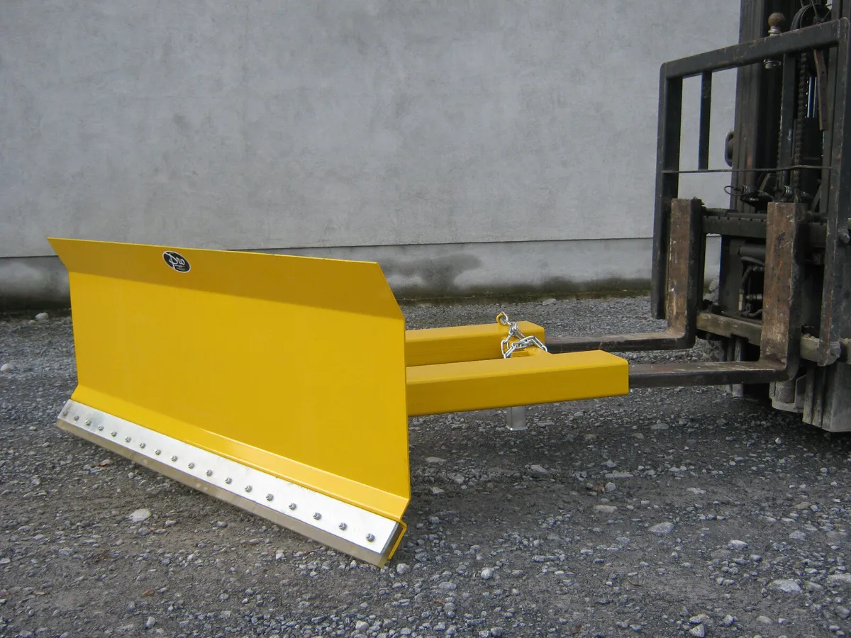 Snow Plough / Salt Spreaders - Image 1