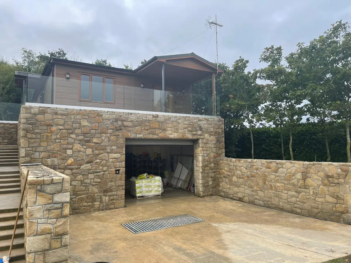 Donegal Sandstone Building Stone - Image 2