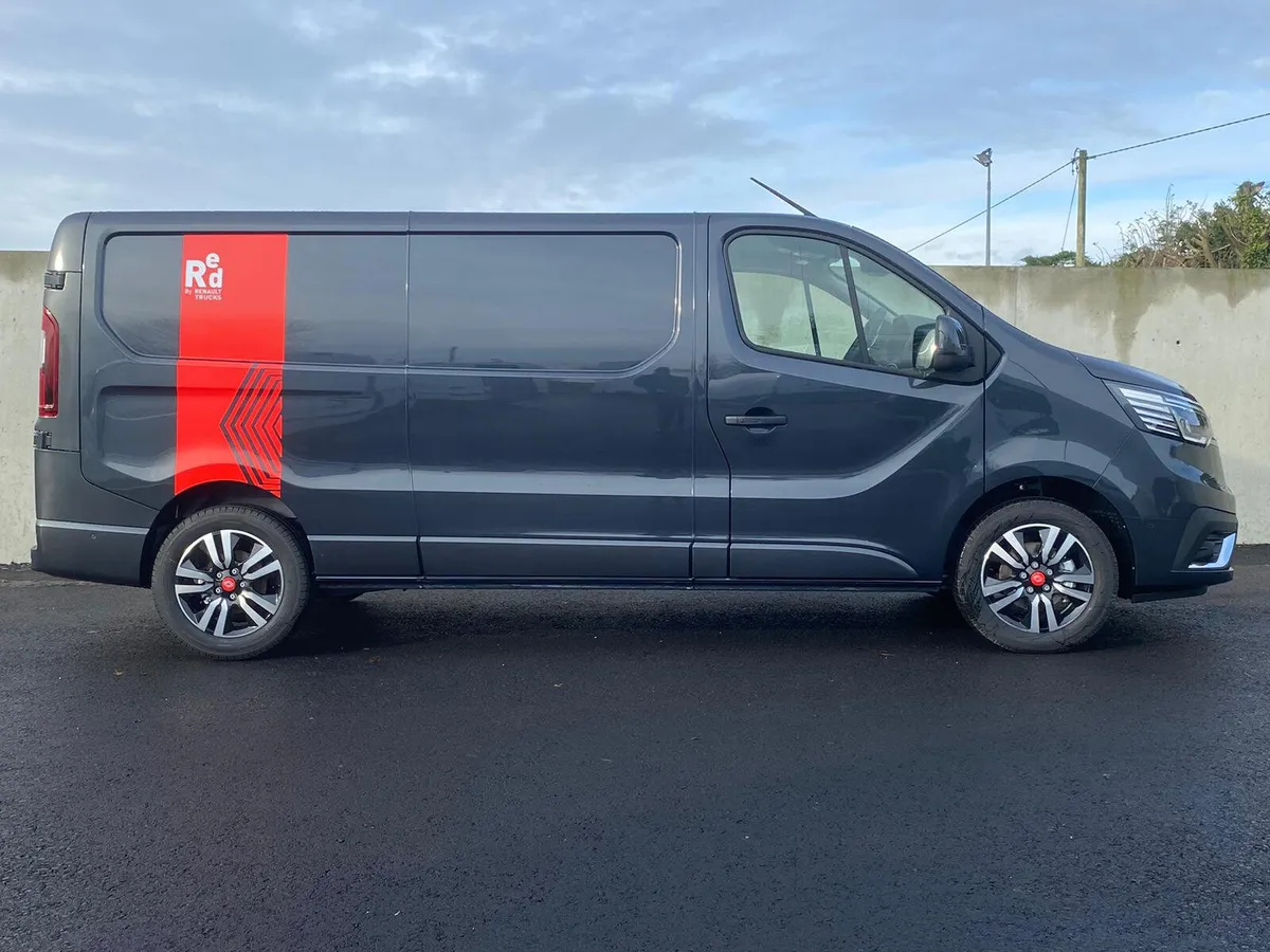 Renault Trafic Exclusive Comet Grey 150/170 HP - Image 3