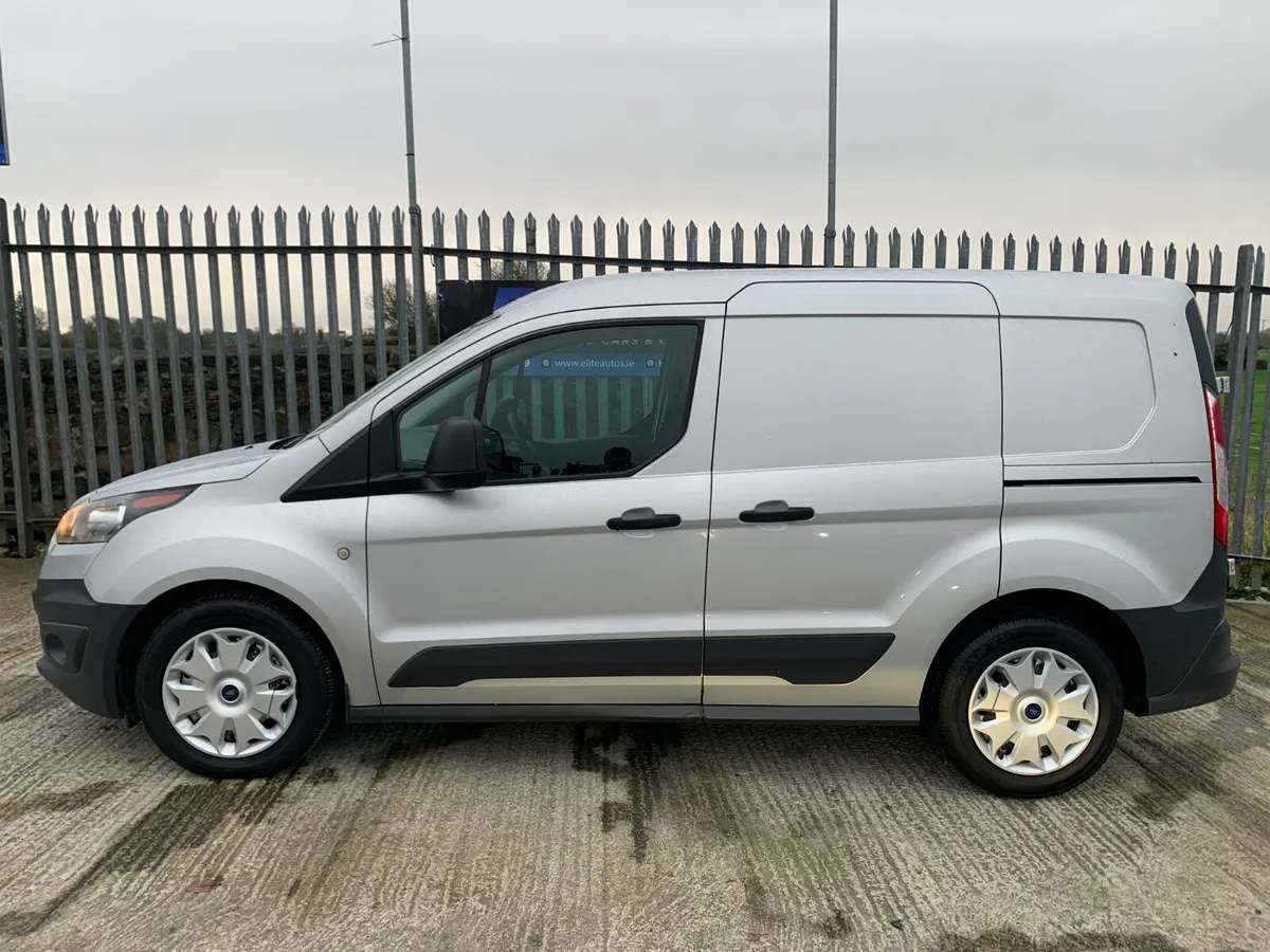 Ford Transit Connect 2017 - Image 2