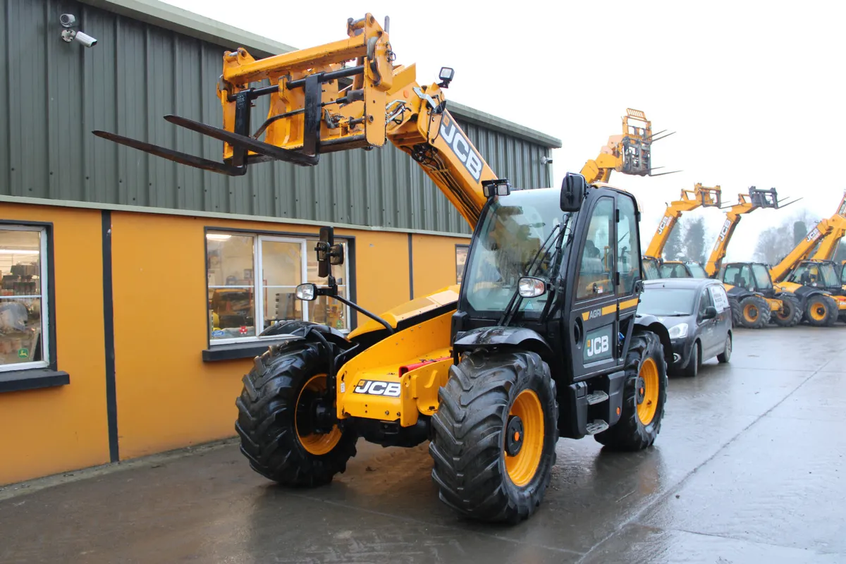 2022  JCB 532-60 - Image 4