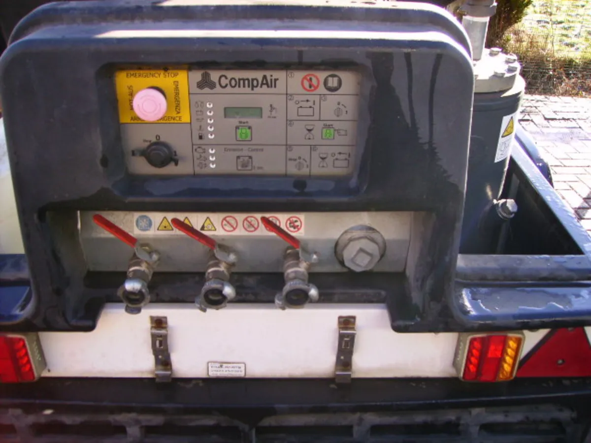 ROAD TOW COMPRESSOR COMPAIR  C76 DLT0705 - Image 3