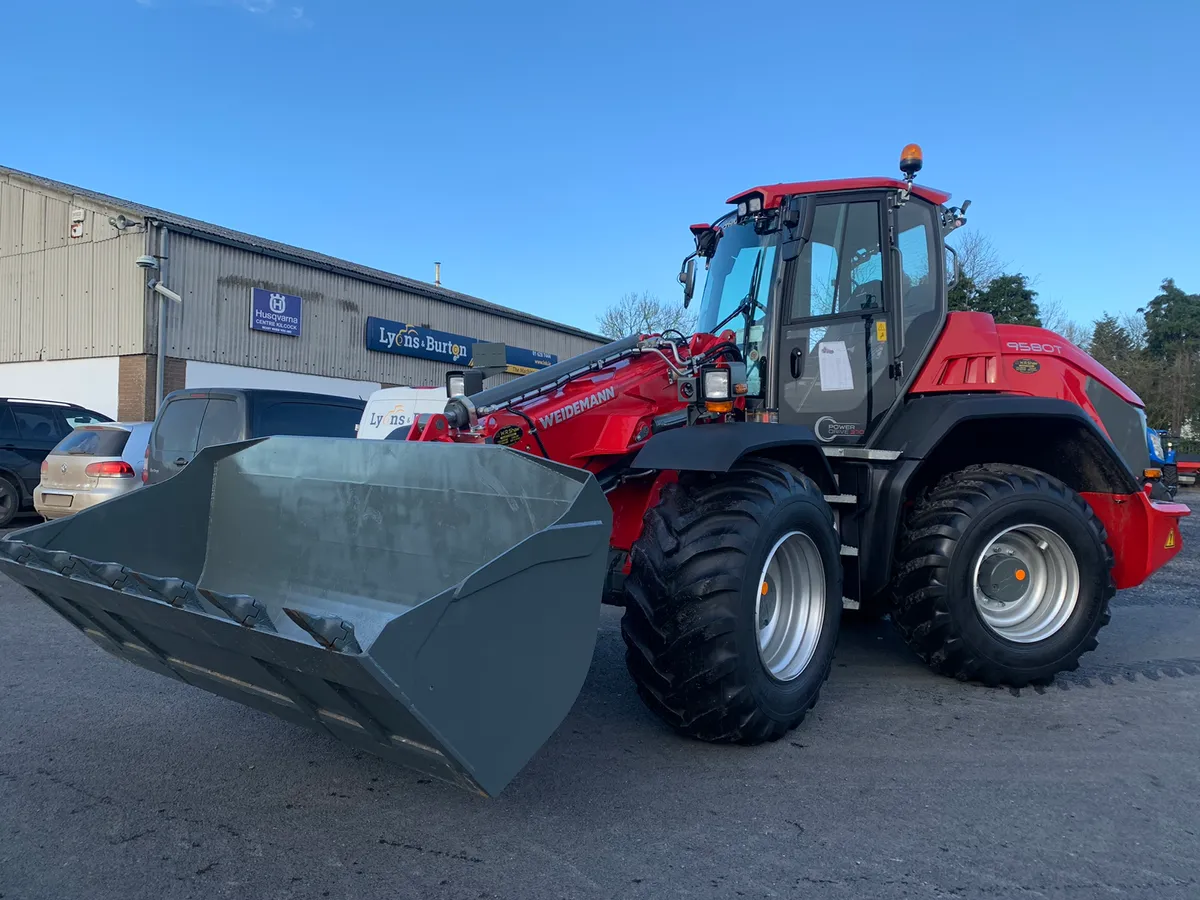 Weidemann 9580T Telescopic Wheel Loader - Image 4