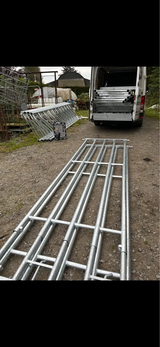 Extendable, gates and barriers - Image 4