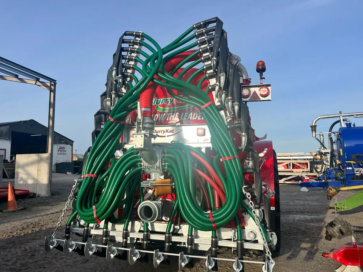 New SlurryKat 2750 + 9m Farmshoe - Image 4
