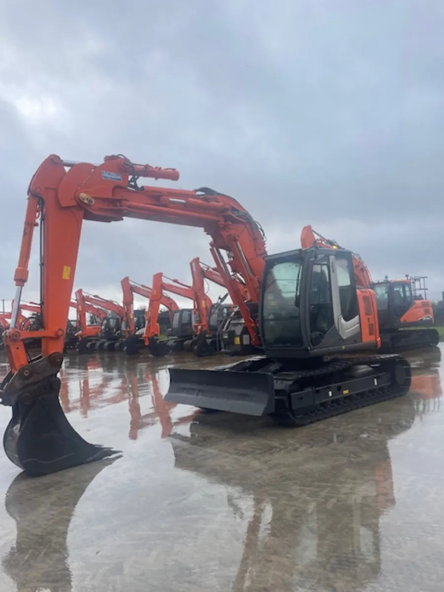 HITACHI ZX135-3URG - Image 1