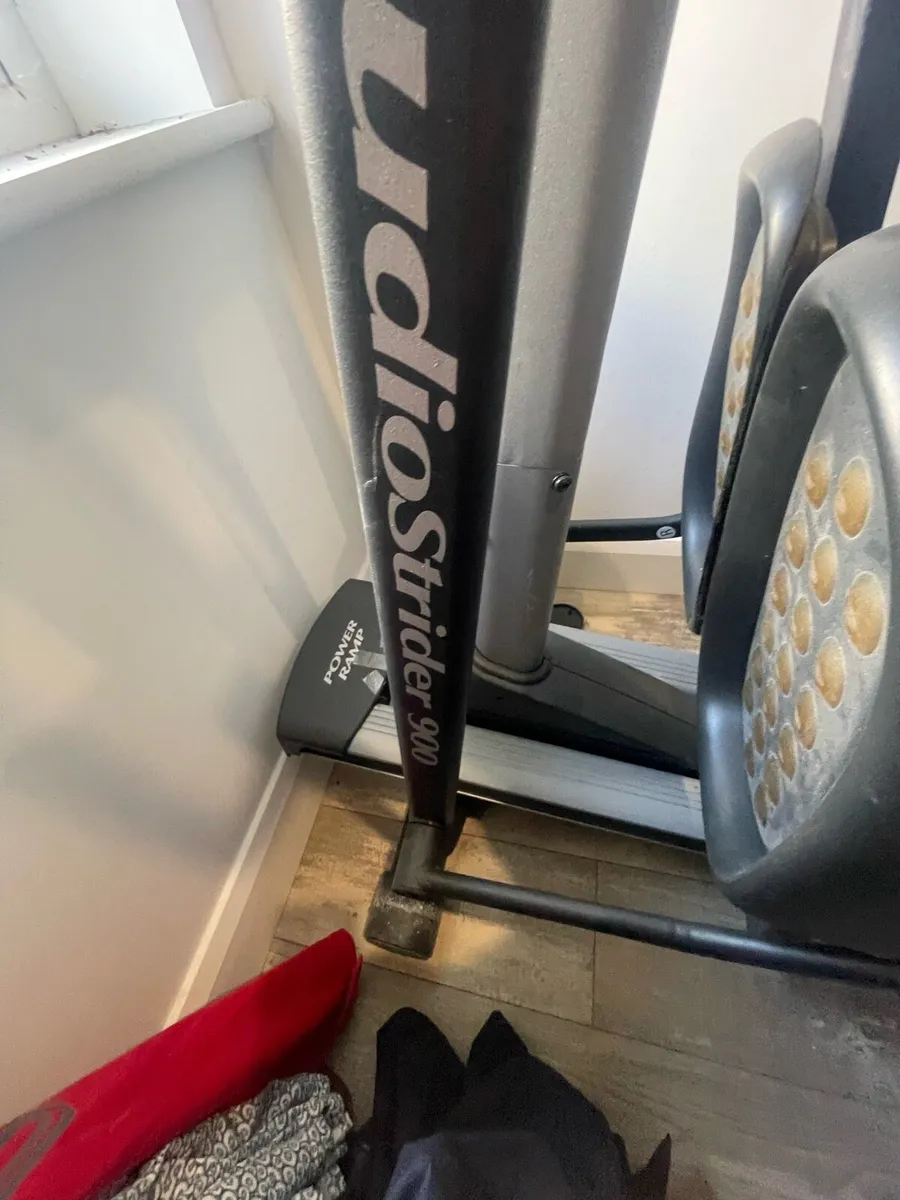 Nordic Track Elliptical Cross Trainer - Image 3