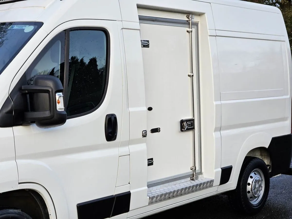 Citroen Relay Fridge Freezer | €200 VRT - Image 3