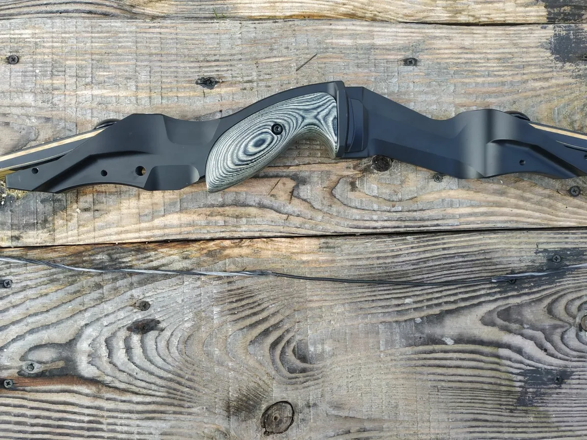 Archery Bow, 62" Recurve ILF 30-50LBS +3 arrows - Image 2