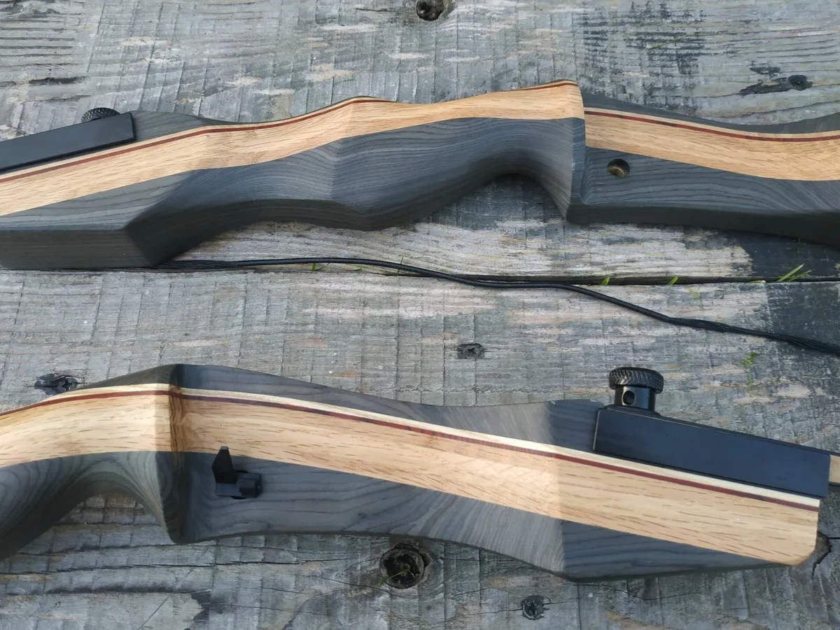 Archery Bow, Recurve 64" (25 to 50 lbs) +3x arrows - Image 3