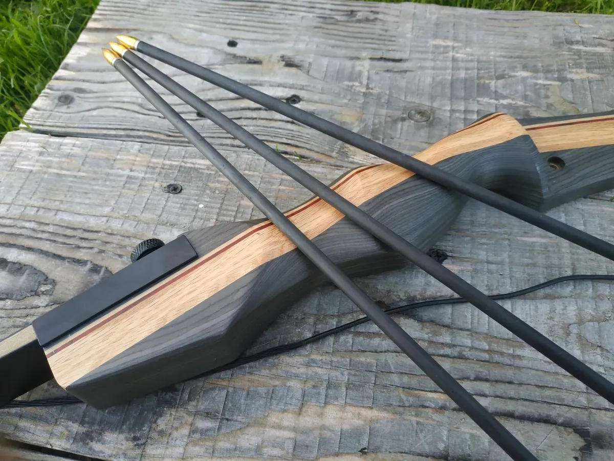 Archery Bow, Recurve 64" (25 to 50 lbs) +3x arrows - Image 4
