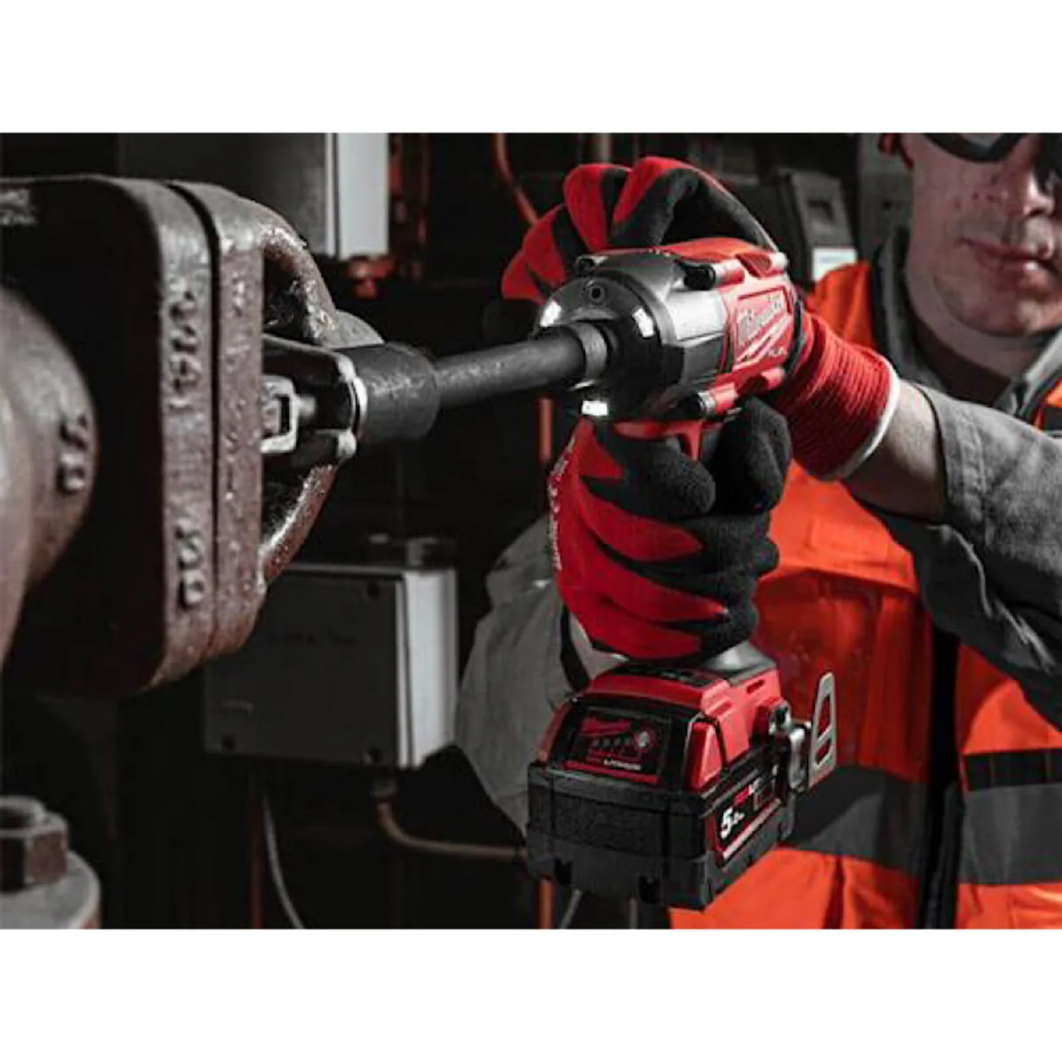 Milwaukee M18 1/2” Mid Torque Impact Gun - Image 3