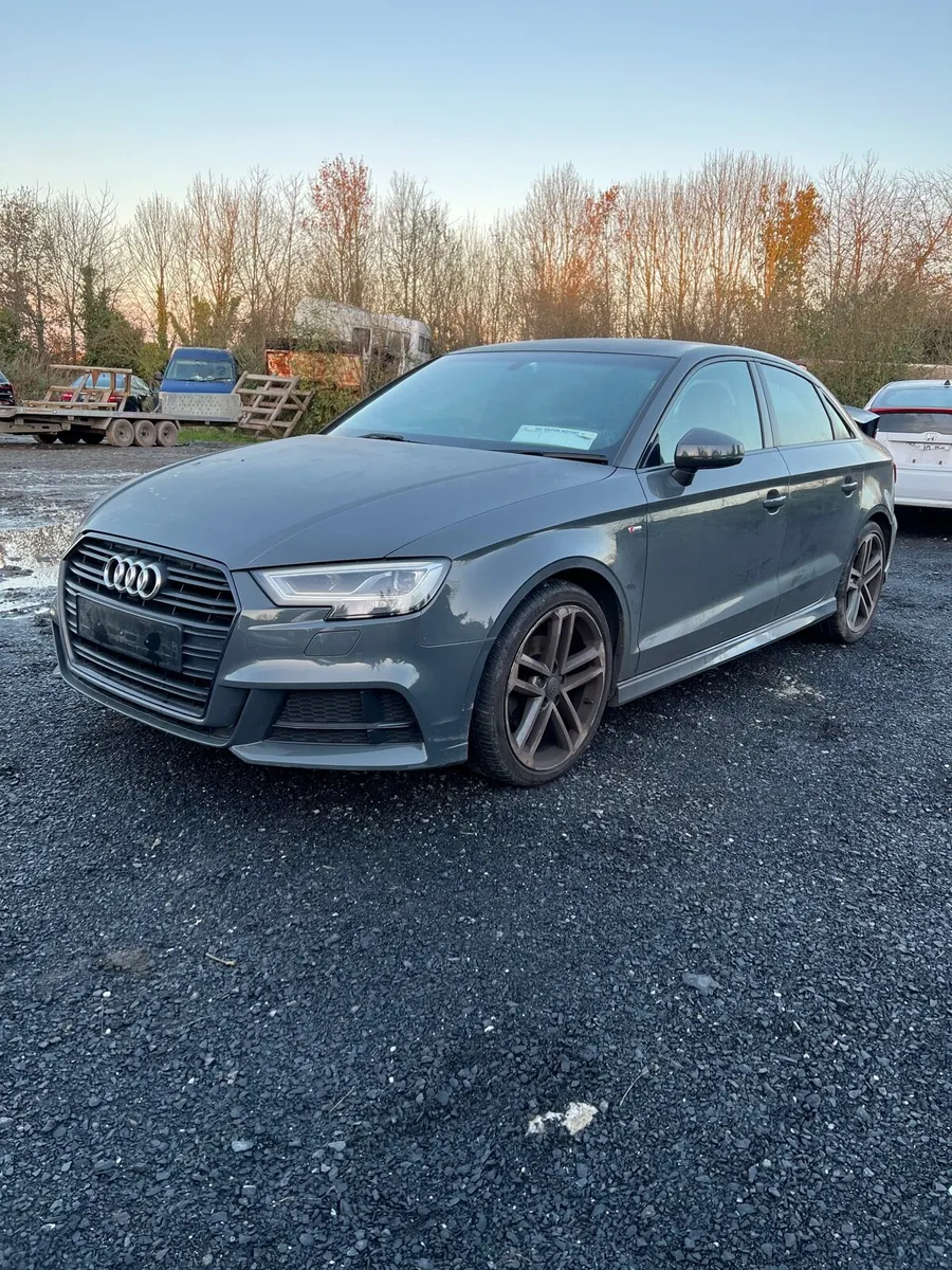 Breaking audi a3 8v s line 1.0 tfsi chz see lx7m - Image 2