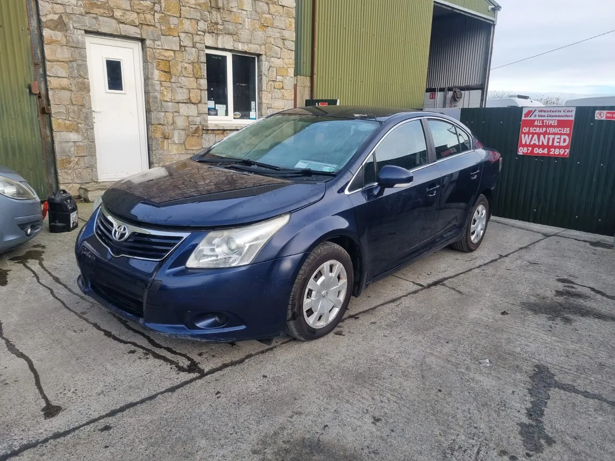 2011 Toyota avensis 2.0 d4d for dismantling