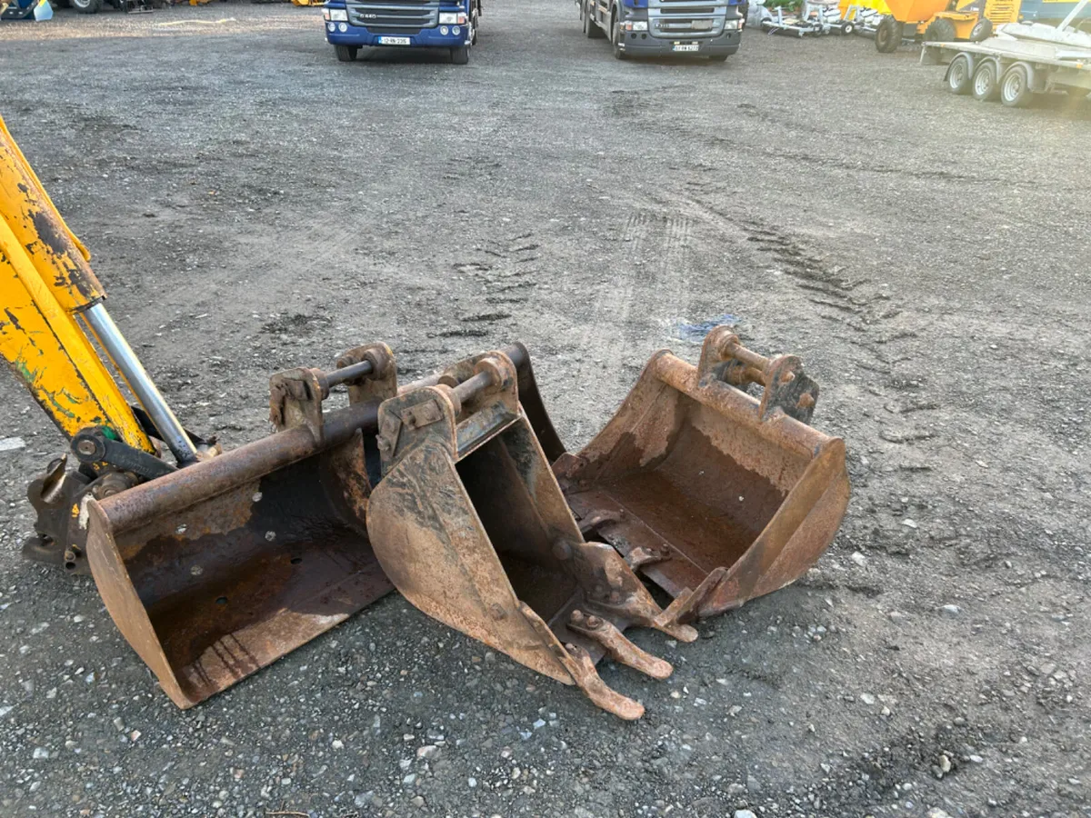 1998 JCB 803 Digger - Image 4