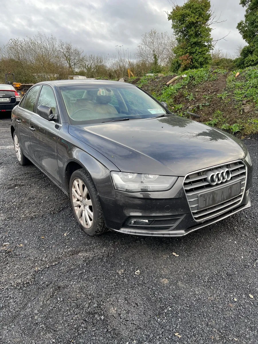 Breaking audi a4 b8 2013 2.0tdi cjca mvs lz7l se - Image 1