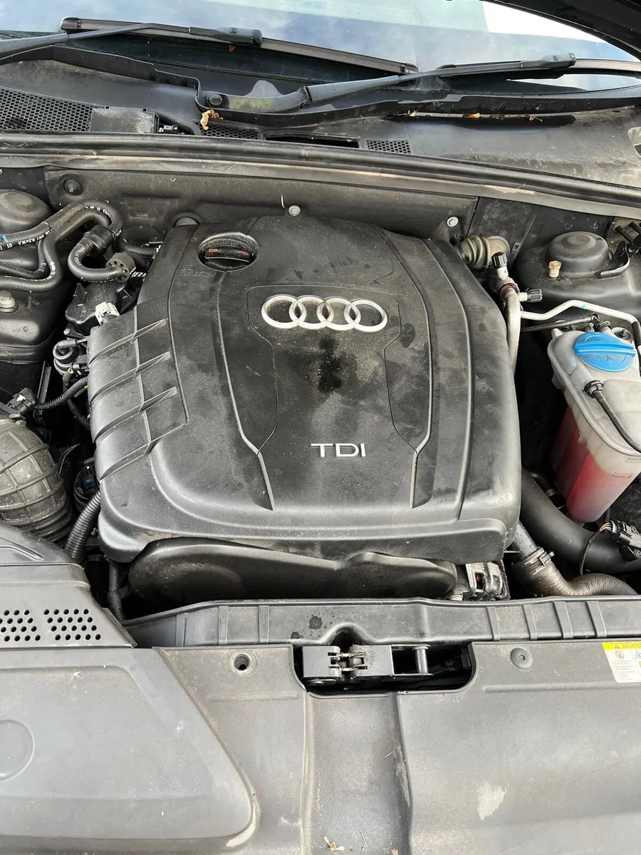 Breaking audi a4 b8 2013 2.0tdi cjca mvs lz7l se - Image 4