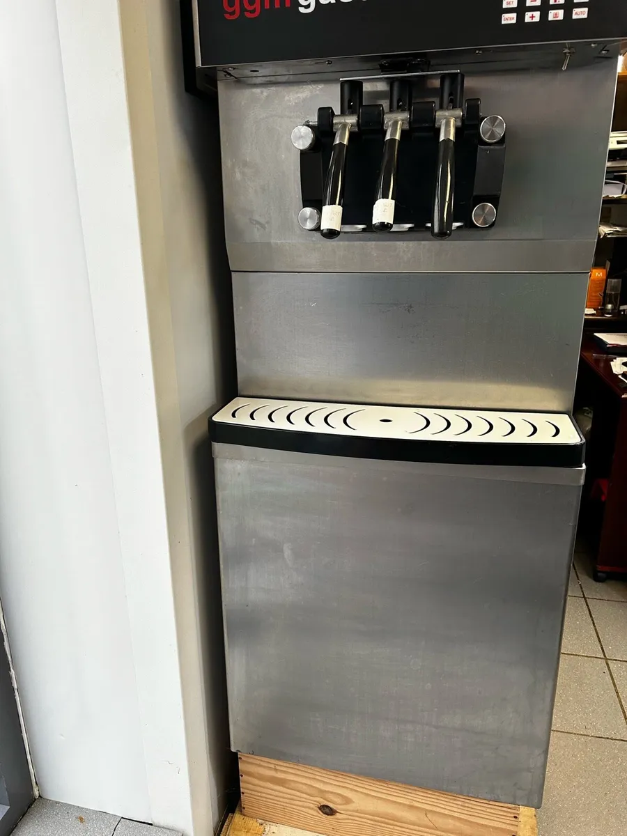 Ice Cream Machine - Image 2