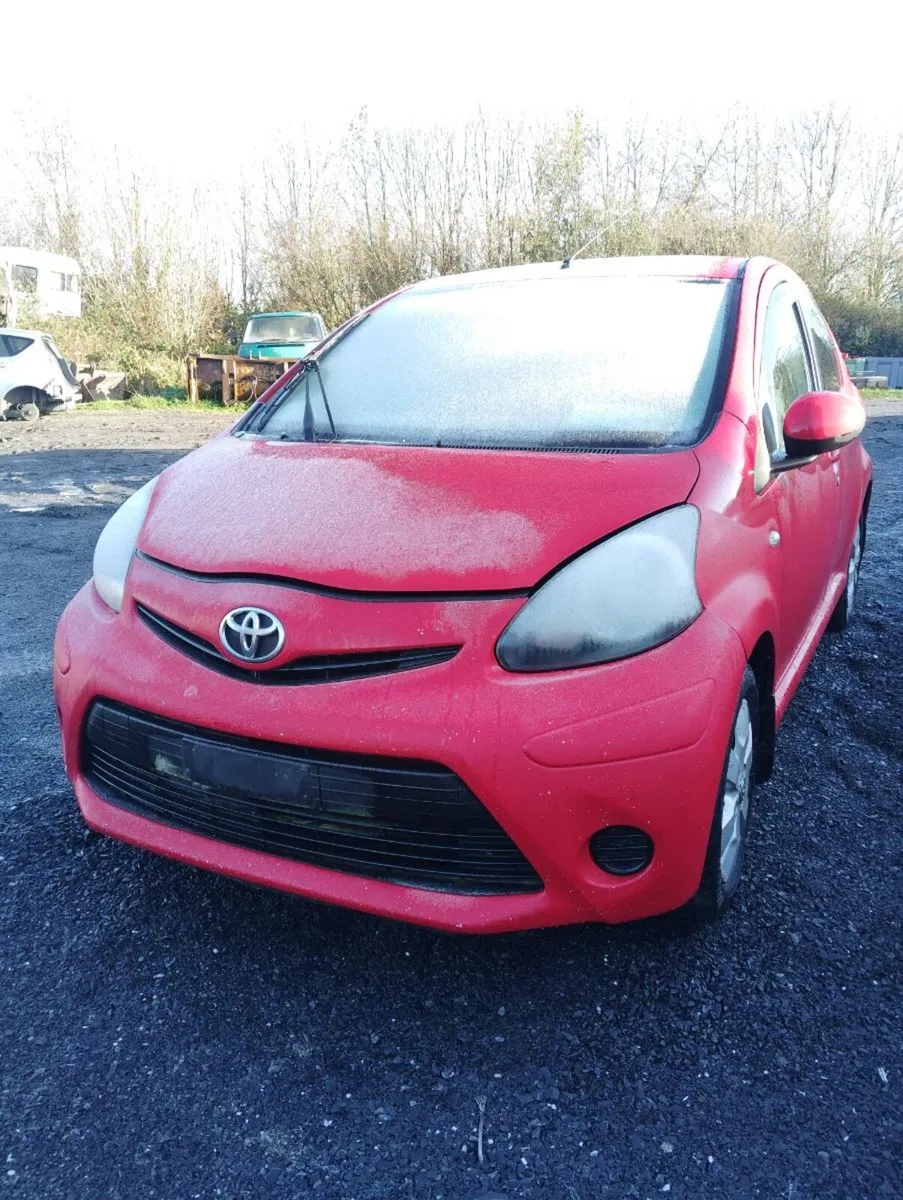 Breaking Toyota Aygo 2014 1.0 petrol - Image 1