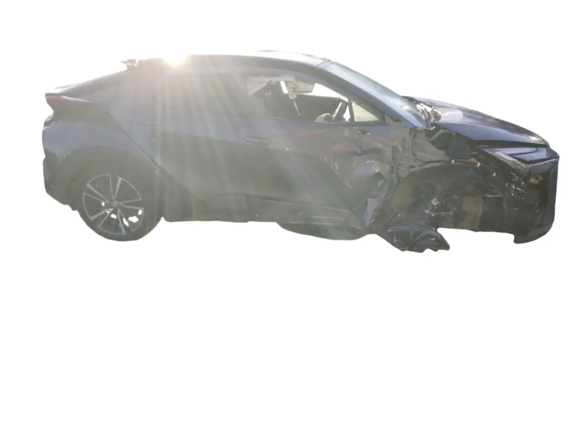 2024 TOYOTA C-HR Breaking/Dismantling - Image 2