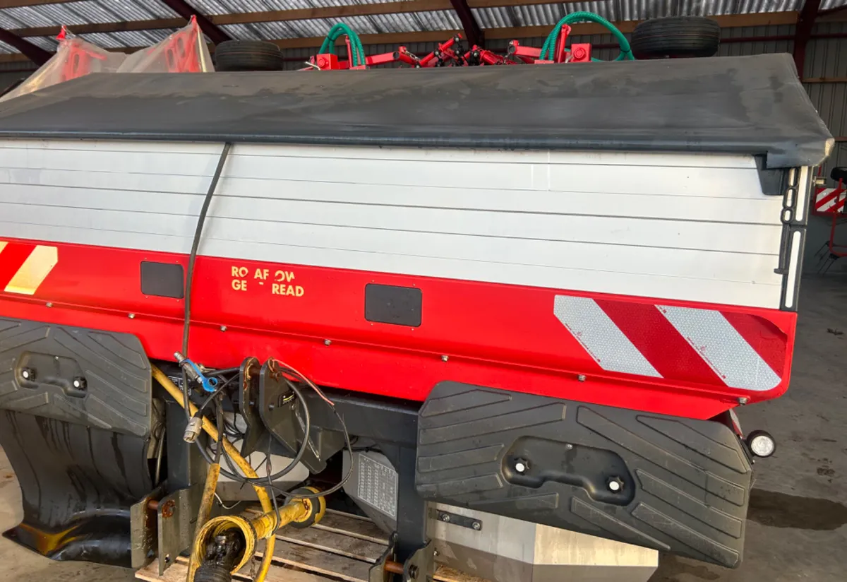 Vicon Geospread  3 ton fertiliser spreader - Image 1