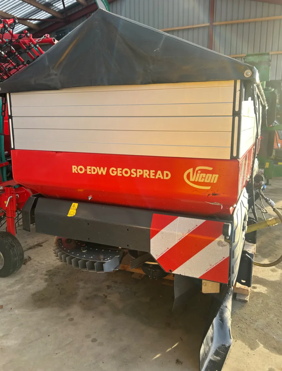 Vicon Geospread  3 ton fertiliser spreader - Image 3