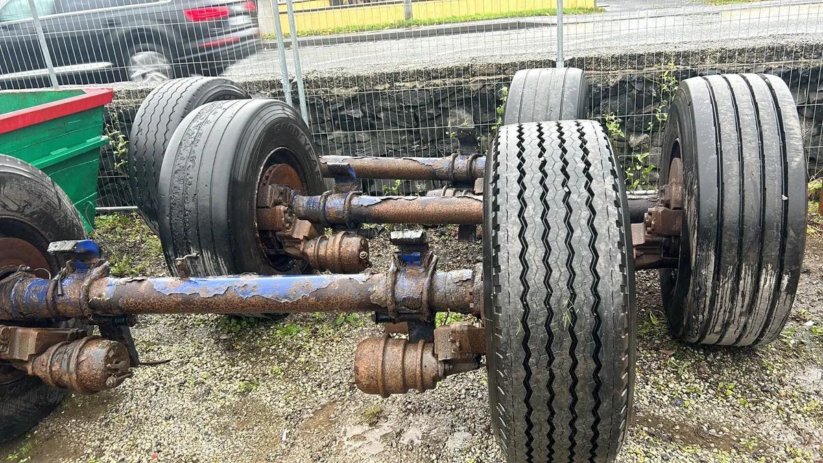 Truck Axles & Tyre's - Image 2