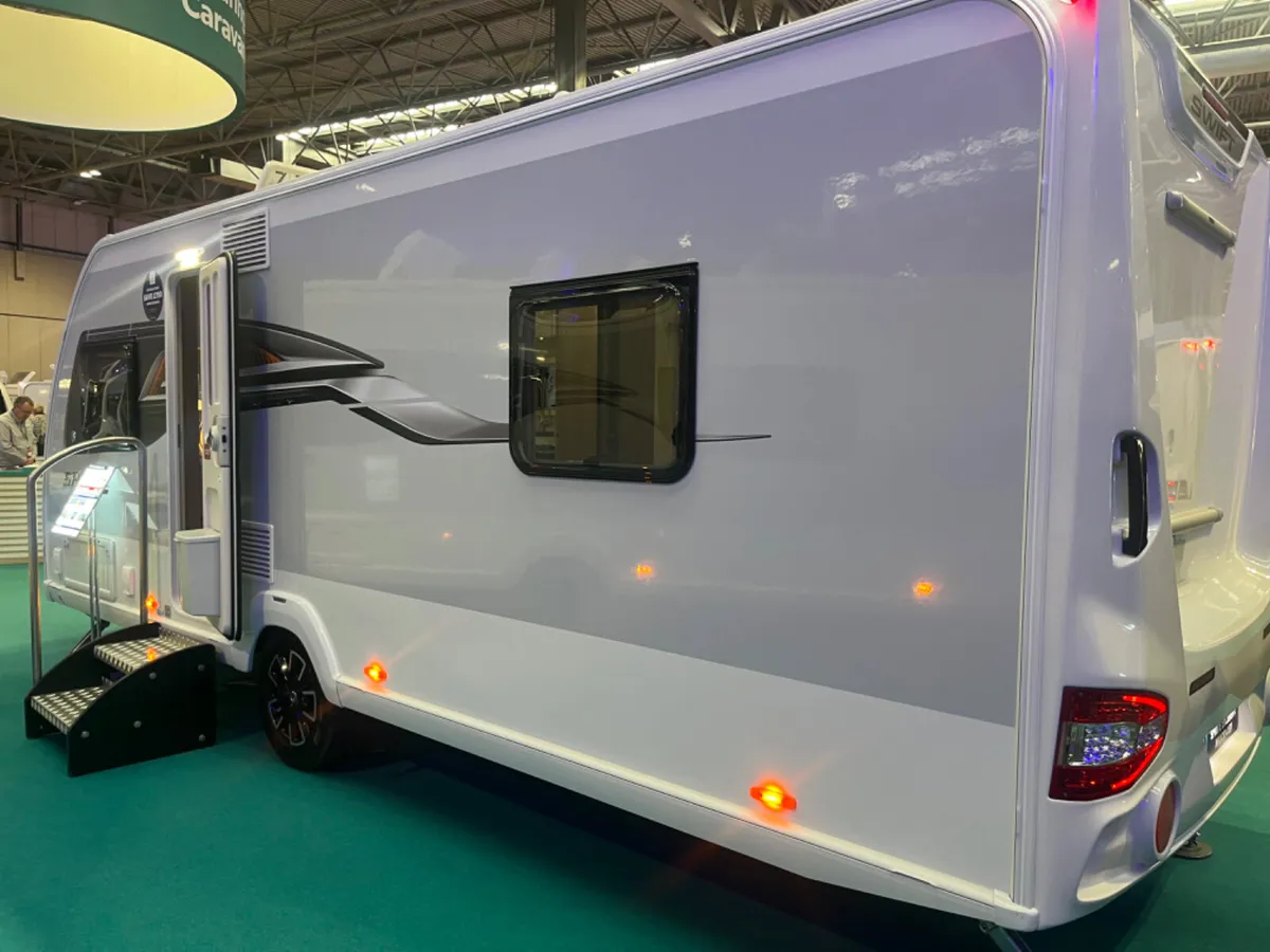 NEW 2025 SWIFT MAJOR 4 EB 4/5 BERTH ISLAND BED - Image 3