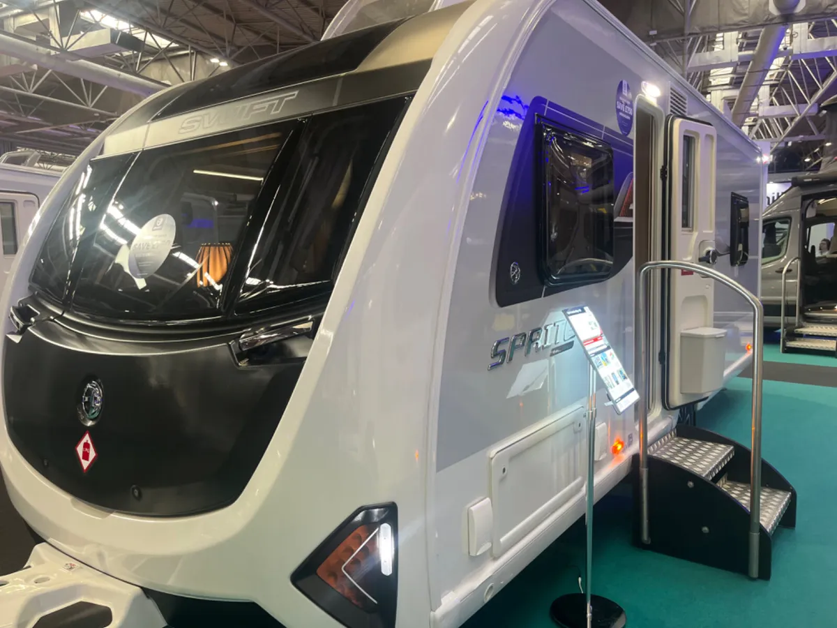 NEW 2025 SWIFT MAJOR 4 EB 4/5 BERTH ISLAND BED - Image 1